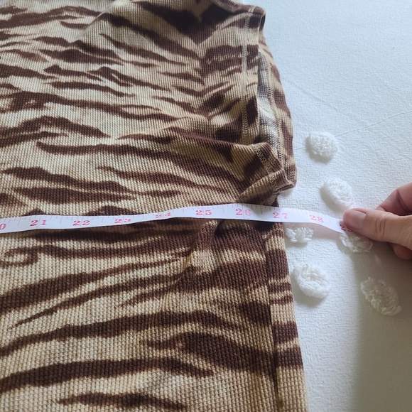 Lauren Ralph Lauren Active Waffle Knit T-Shirt Size 2X Brown & Tan Zebra Print - Picture 8 of 8